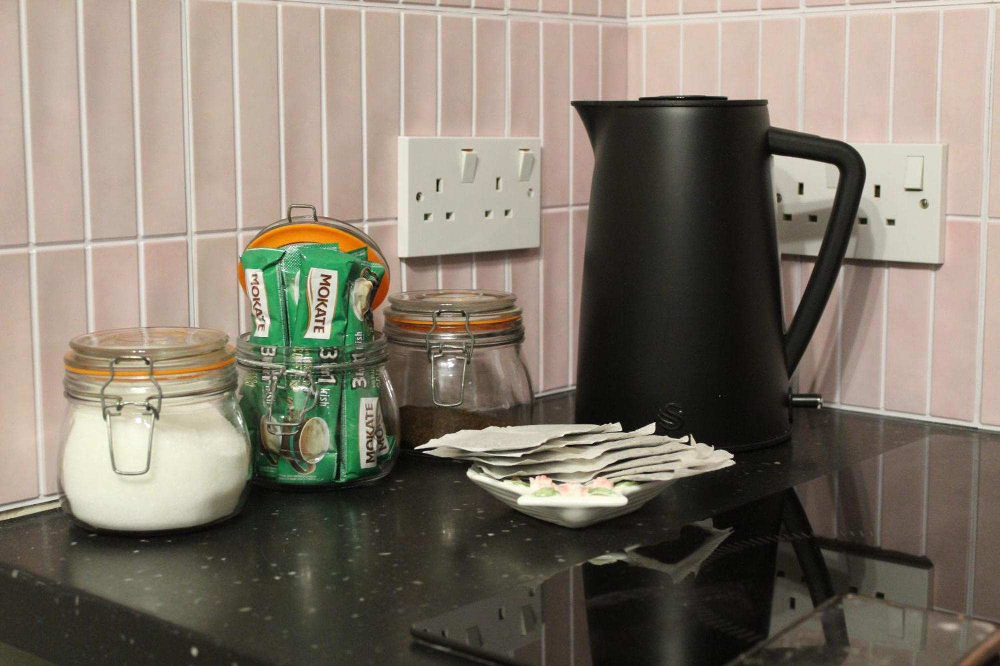 Peacehaven Retreat - 4 Minutes From The Beach! Pet Friendly! Weymouth Exterior photo