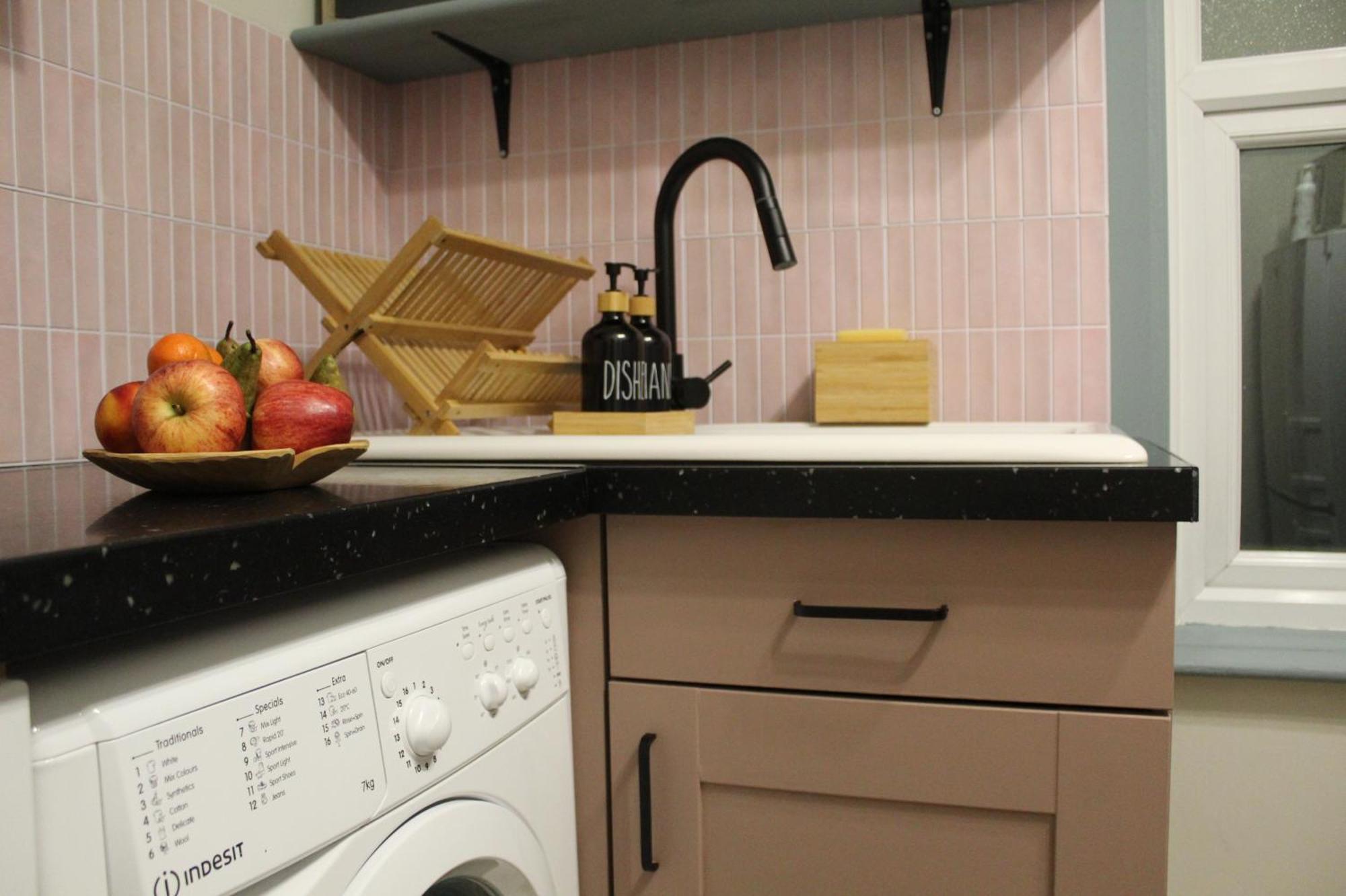 Peacehaven Retreat - 4 Minutes From The Beach! Pet Friendly! Weymouth Exterior photo