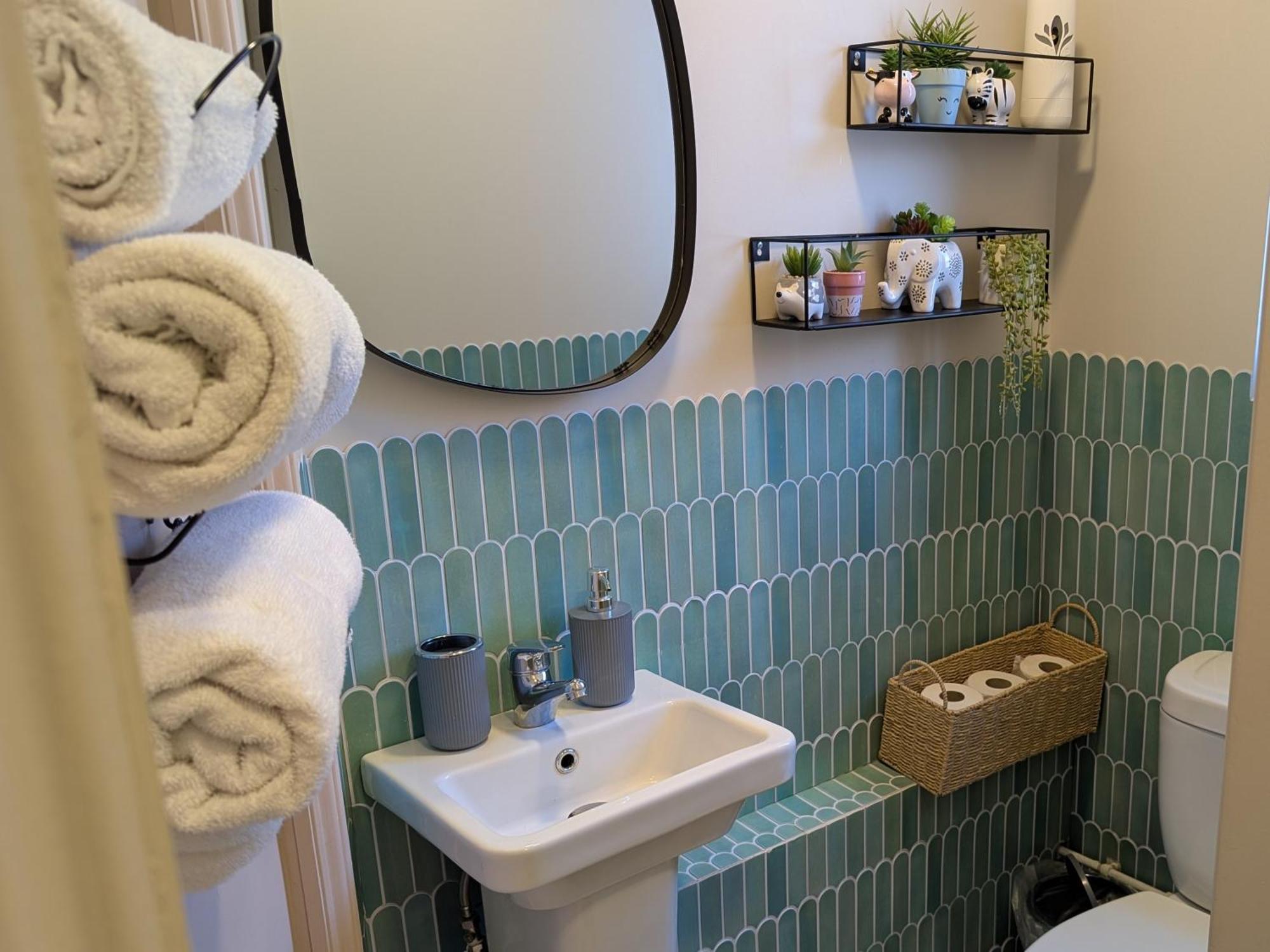 Peacehaven Retreat - 4 Minutes From The Beach! Pet Friendly! Weymouth Exterior photo