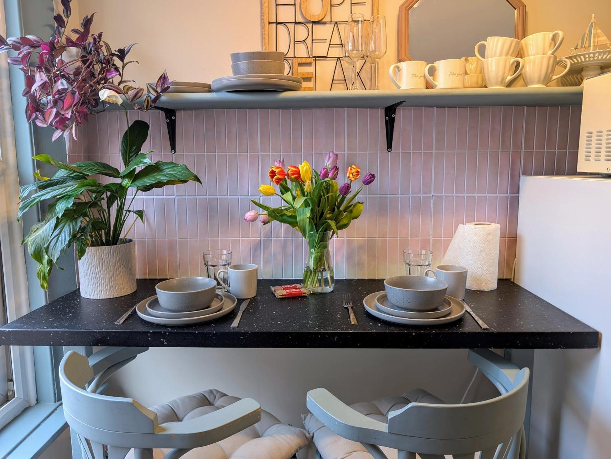 Peacehaven Retreat - 4 Minutes From The Beach! Pet Friendly! Weymouth Exterior photo